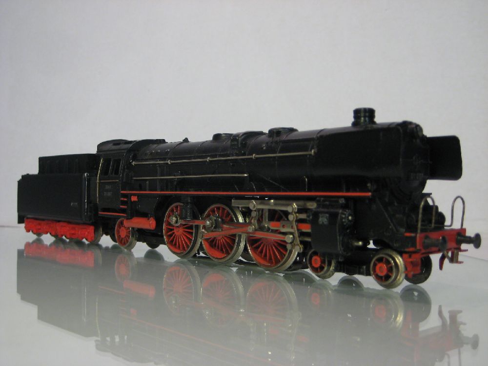 Märklin 3048 H0 Schlepptender-Lokomotive BR 01 der DB